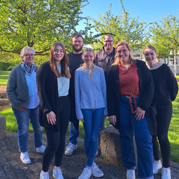 Tatjana Leifels, Lena Ramme, Finn Dreißiger, Jana Tabea Gebken, Ulrich Nolte, Katharina Pfüller und Hanna Walter (von links) Foto: Claudia Lieberknecht